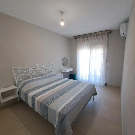 Stella Appartement Néa Péramos