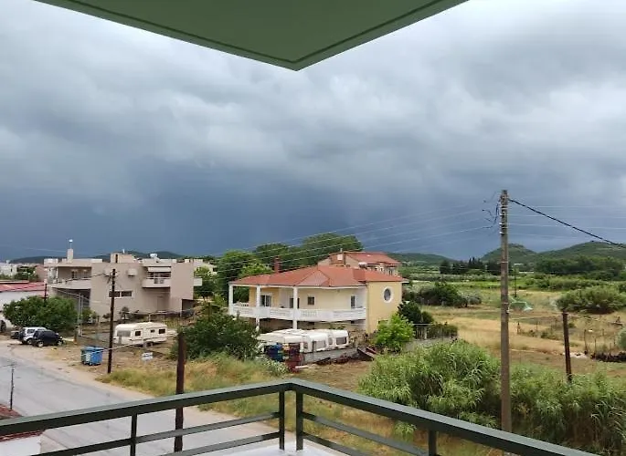 Stella * Néa Péramos